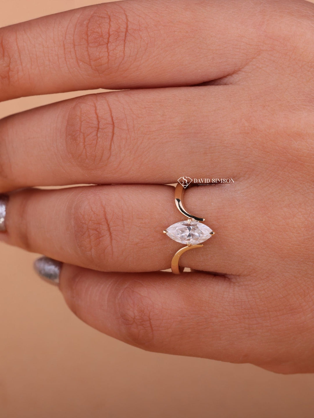 1.0CT-2.0CT Marquise Cut Moissanite Unique Solitaire Diamond Engagement Ring
