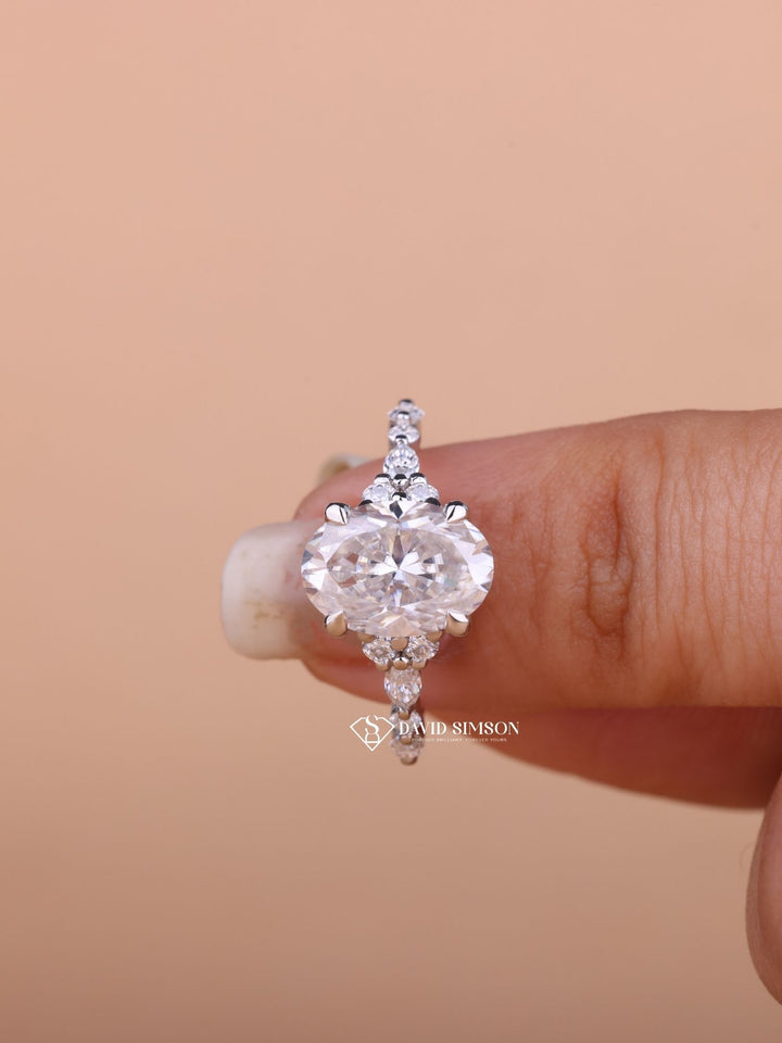 2.50CT-3.50CT Oval Cut Moissanite Cluster Diamond Engagement Ring