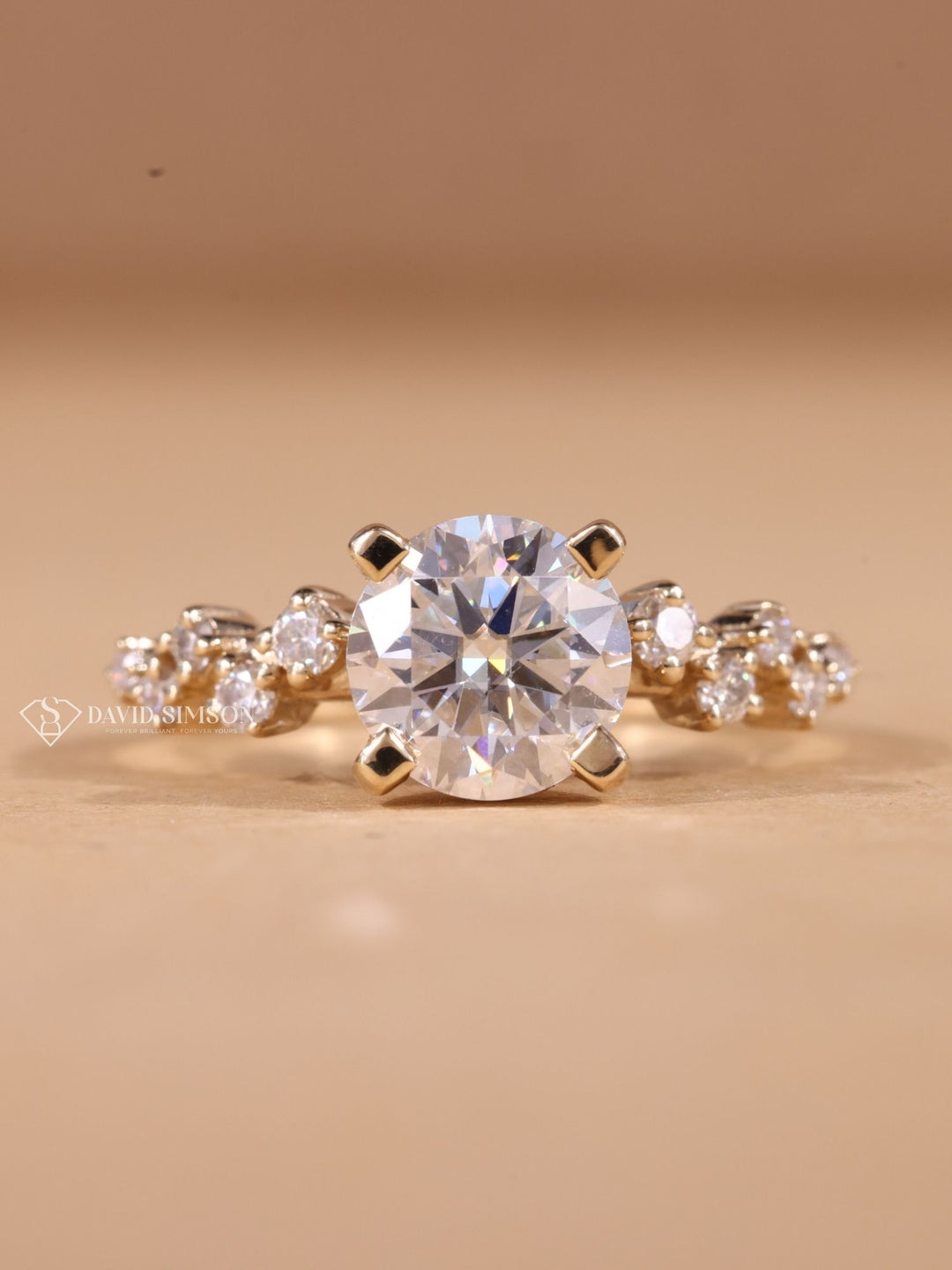 1.0CT-2.0CT Round Cut Moissanite Zig Zag Style Diamond Engagement Ring