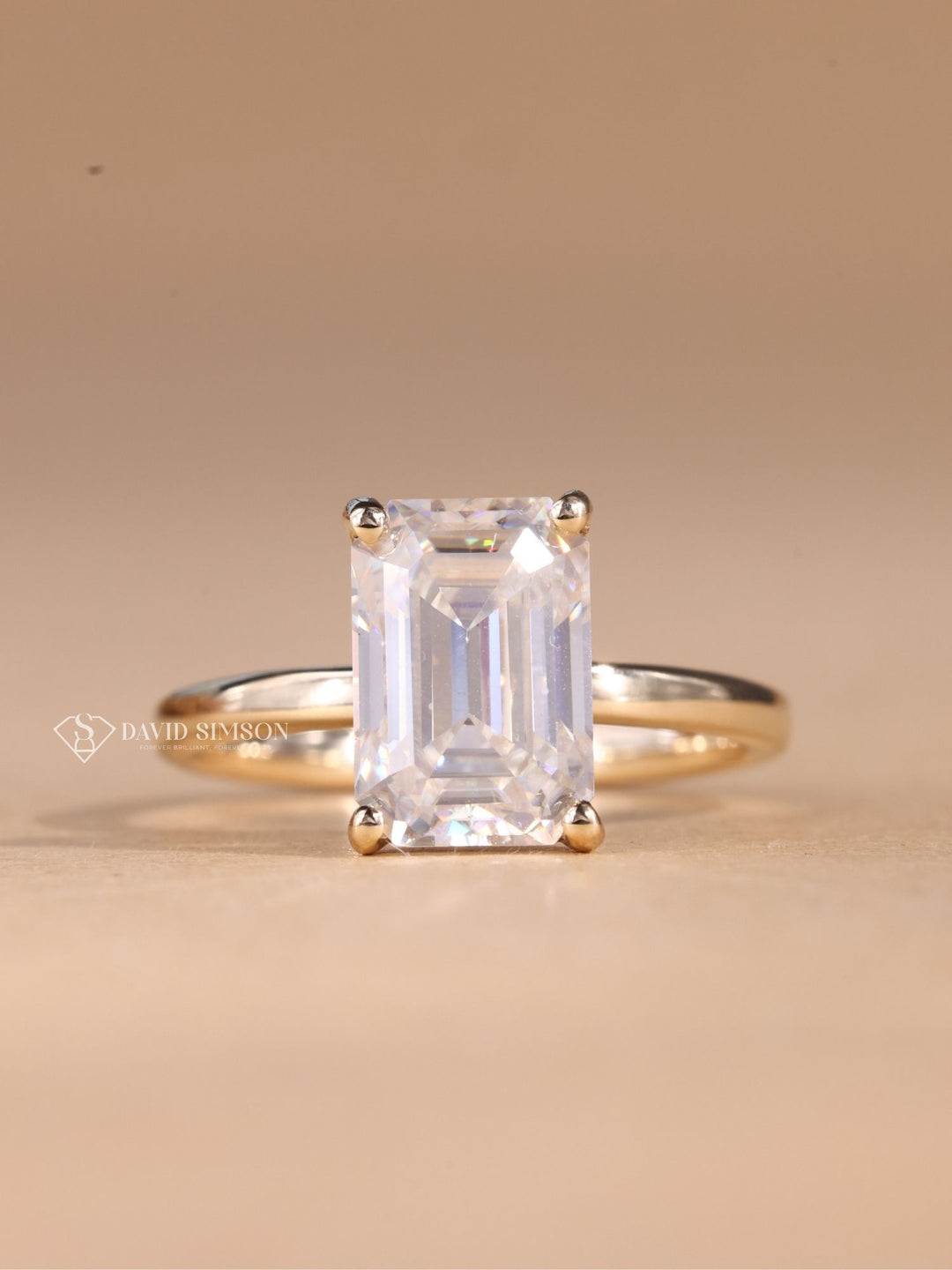 2.0CT-4.0CT Emerald Cut Diamond Moissanite Solitaire Engagement Ring
