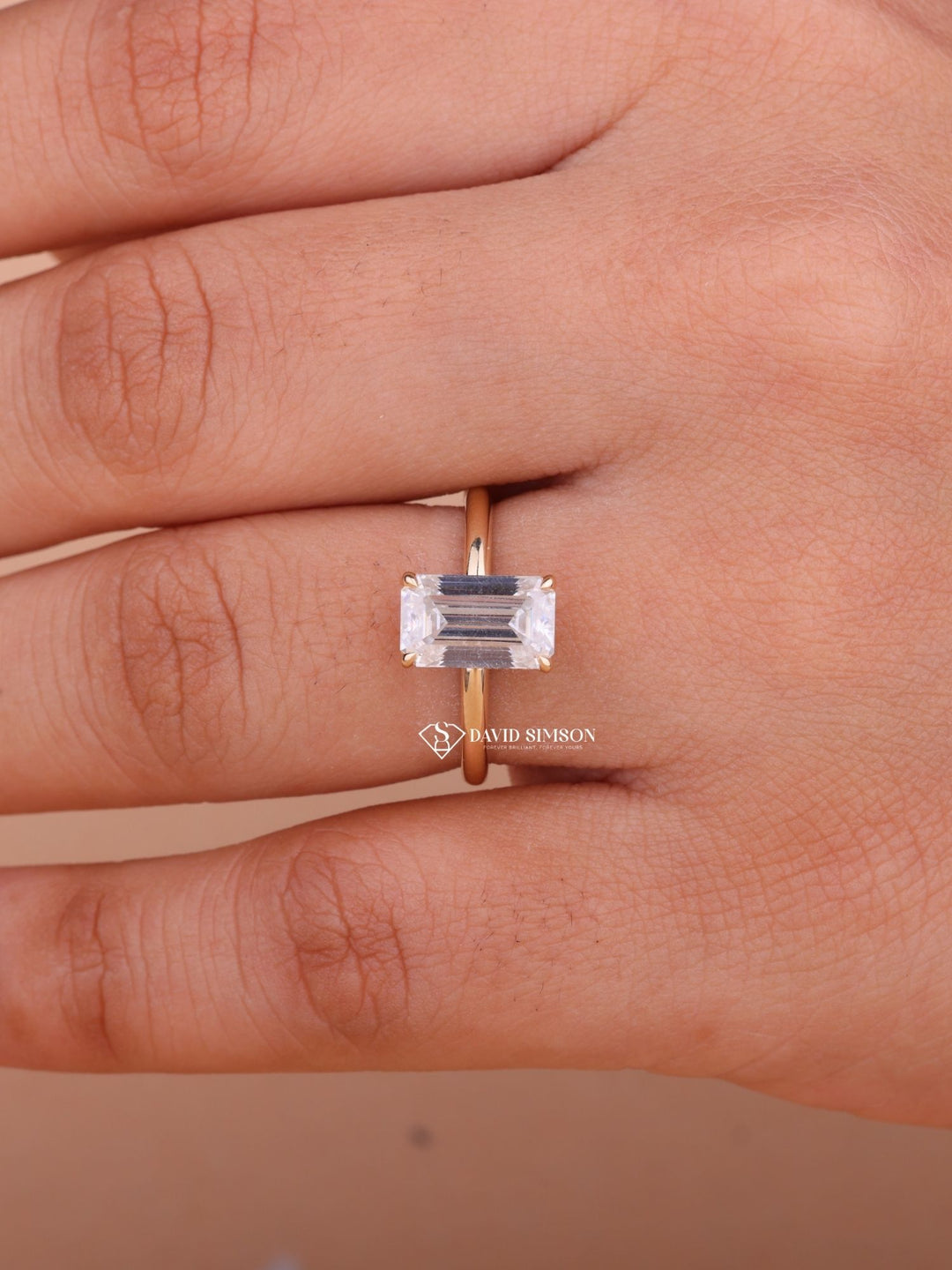 3.0CT-4.0CT Emerald Cut Moissanite Diamond Hidden Halo Engagement Ring