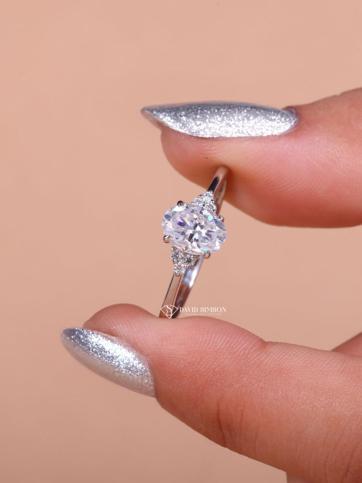 1.0CT-2.0CT Oval Cut Moissanite Diamond Cluster Engagement Ring