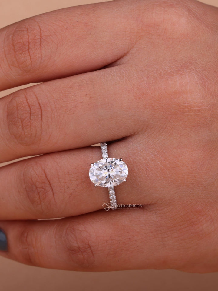 2.50CT-3.50CT Oval Cut Moissanite Hidden Halo Diamond Engagement Ring