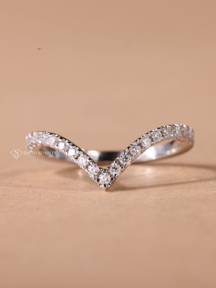 Round Cut Moissanite Diamond Curved Wedding Band