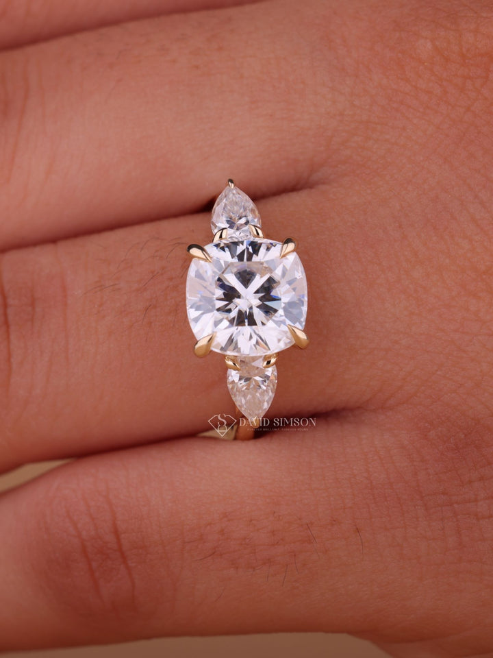 2.50CT-3.50CT Cushion Cut Moissanite Diamond Trilogy Engagement Ring