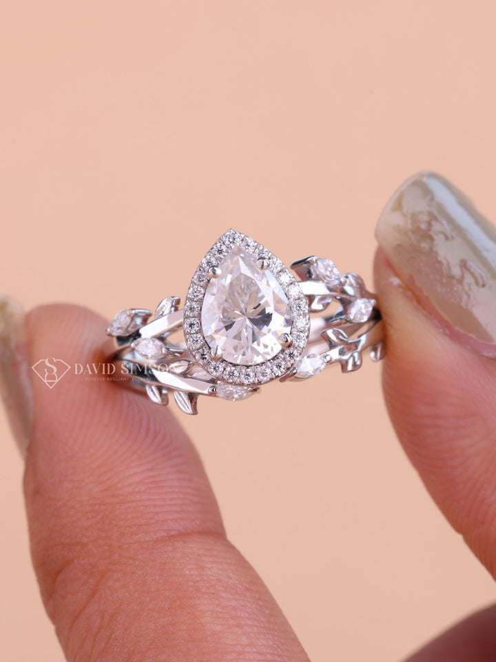 1.0CT-2.0CT Pear Cut Halo Moissanite Diamond Nature Inspired Engagement Ring
