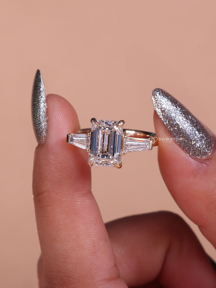 3.0CT-4.0CT Emerald Cut Moissanite Three Stone Diamond Engagement Ring
