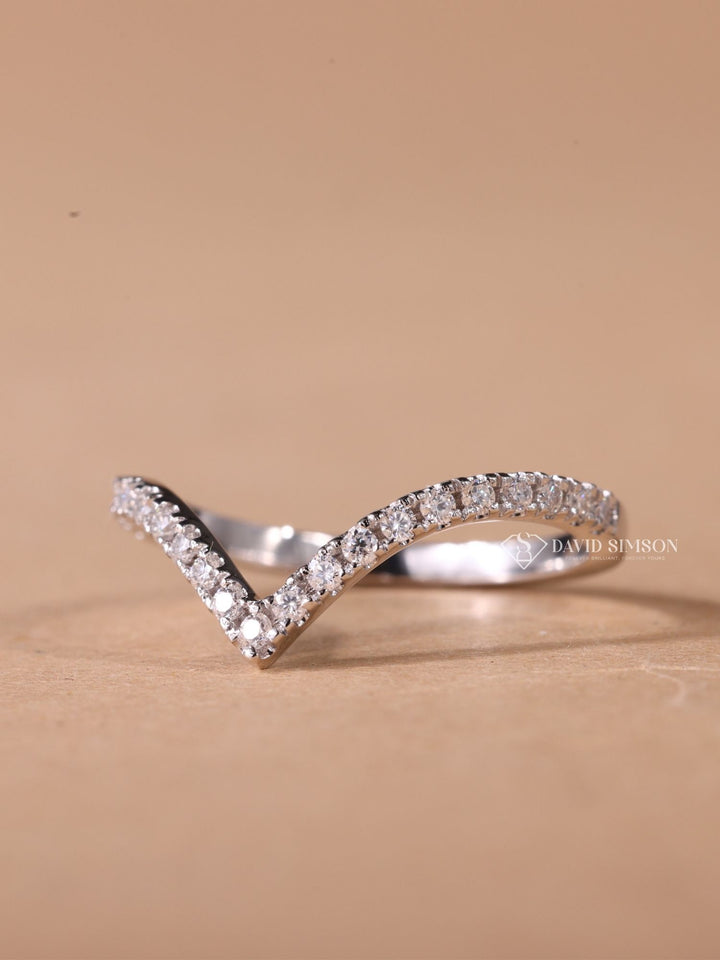 Round Cut Moissanite Diamond Curved Wedding Band