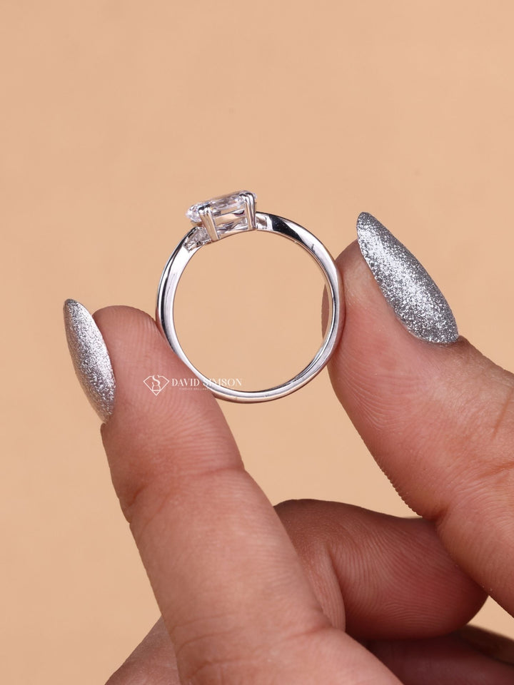 3.50CT-4.50CT Oval Cut Moissanite Curved Wave Diamond Engagement Ring