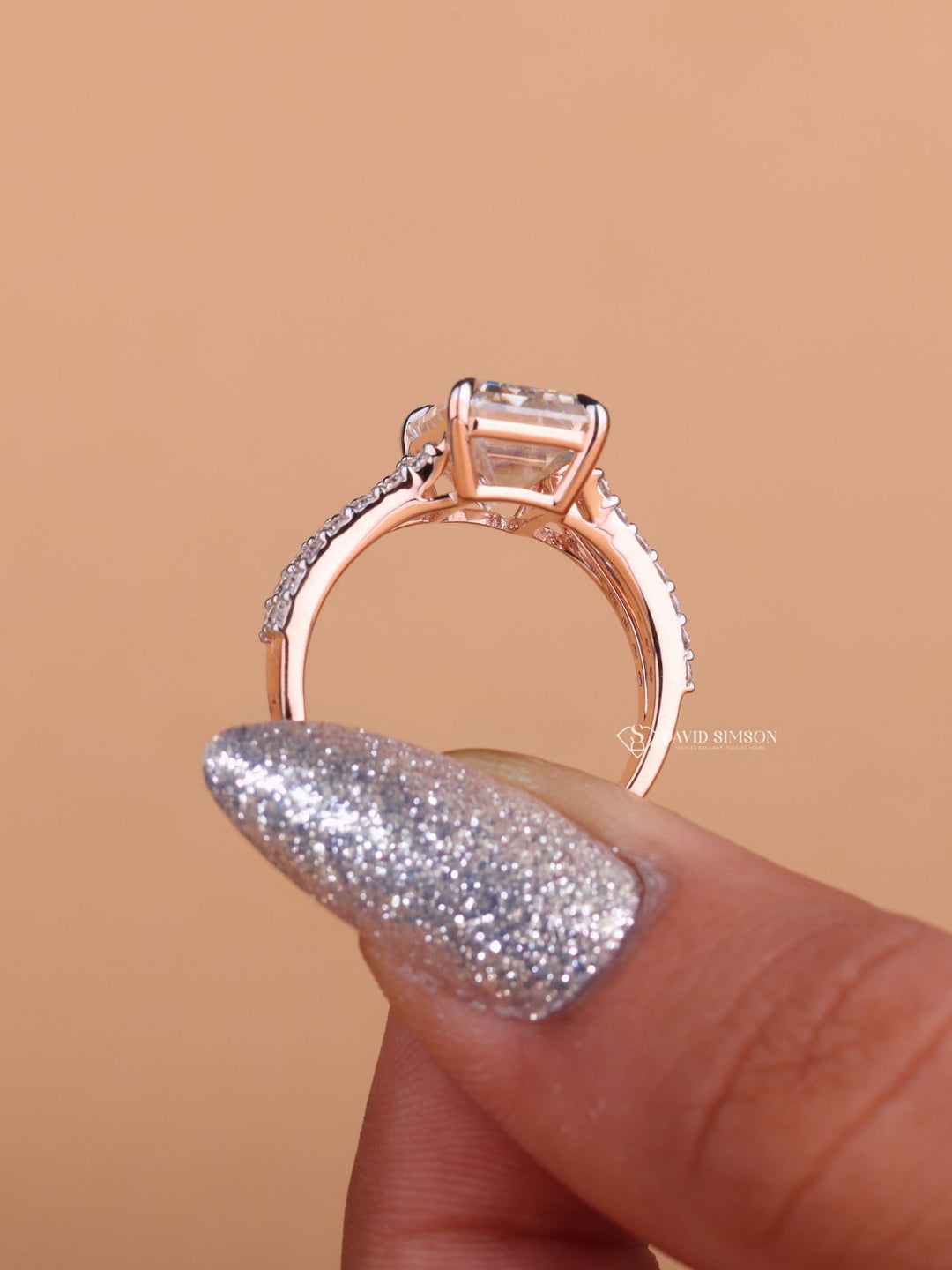 4.0CT-6.0CT Emerald Cut Moissanite Diamond Shank Engagement Ring