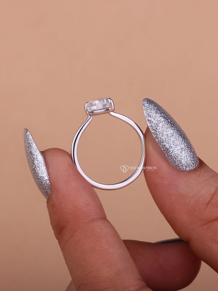 1.0CT-2.0CT Half Moon Cut Moissanite Solitaire Diamond Engagement Ring