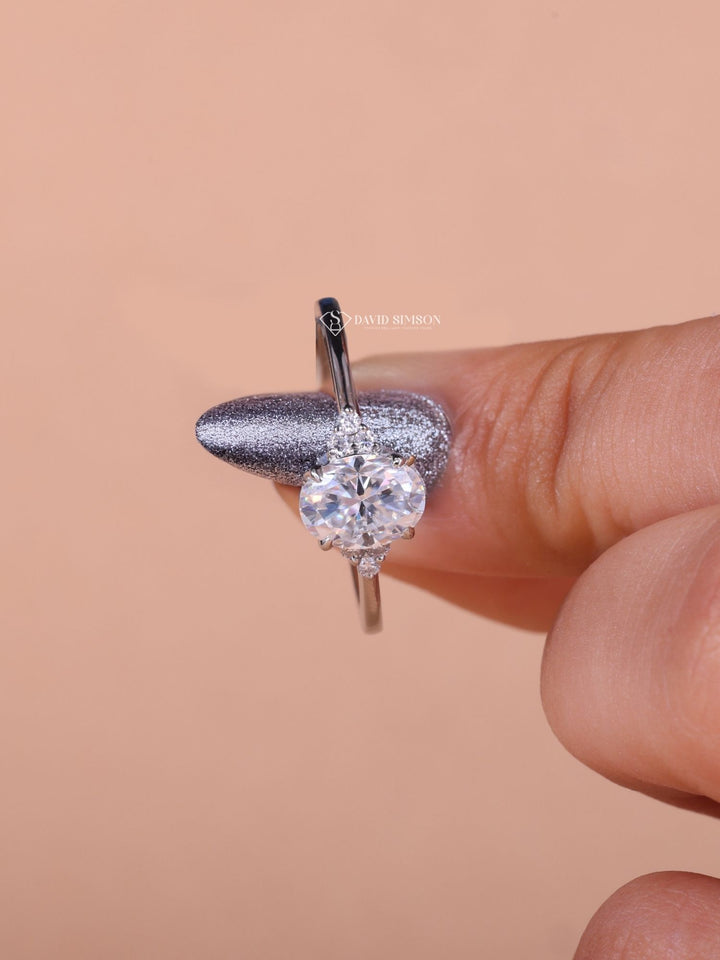 1.0CT-2.0CT Oval Cut Moissanite Diamond Cluster Engagement Ring