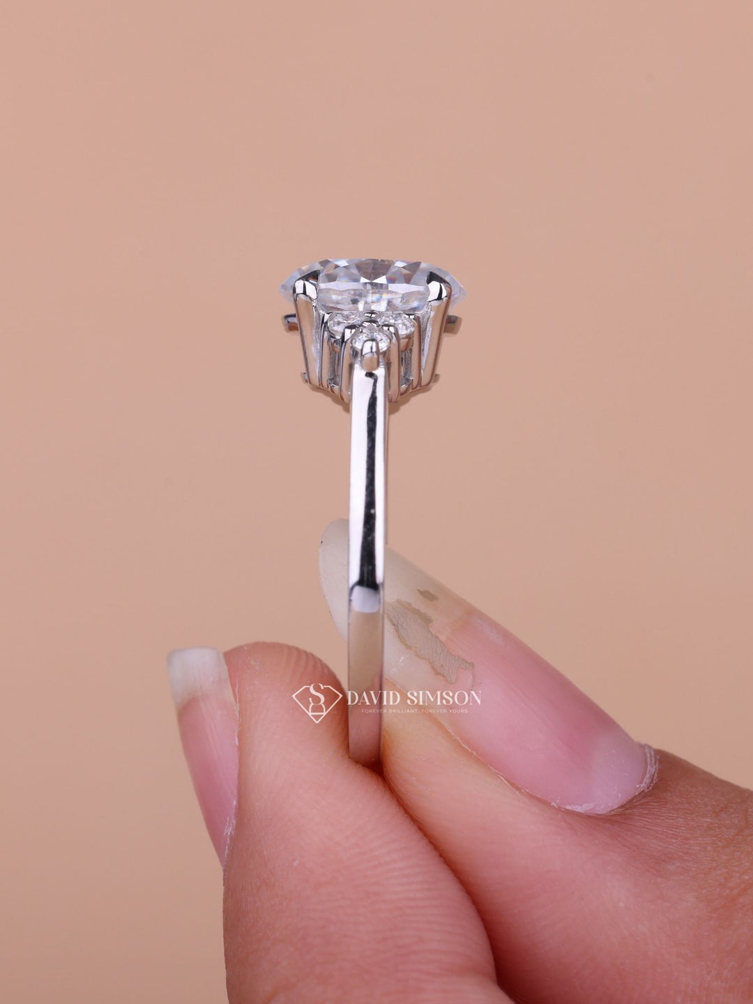 2.0CT-3.0CT Oval Cut Moissanite Cluster Diamond Engagement Ring