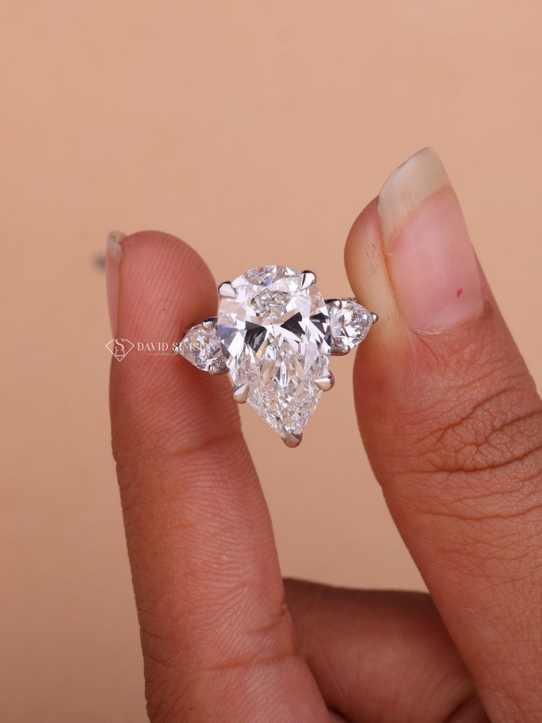 5.0CT-7.0CT Pear Cut Moissanite Hidden Halo Diamond Three Stone Engagement Ring