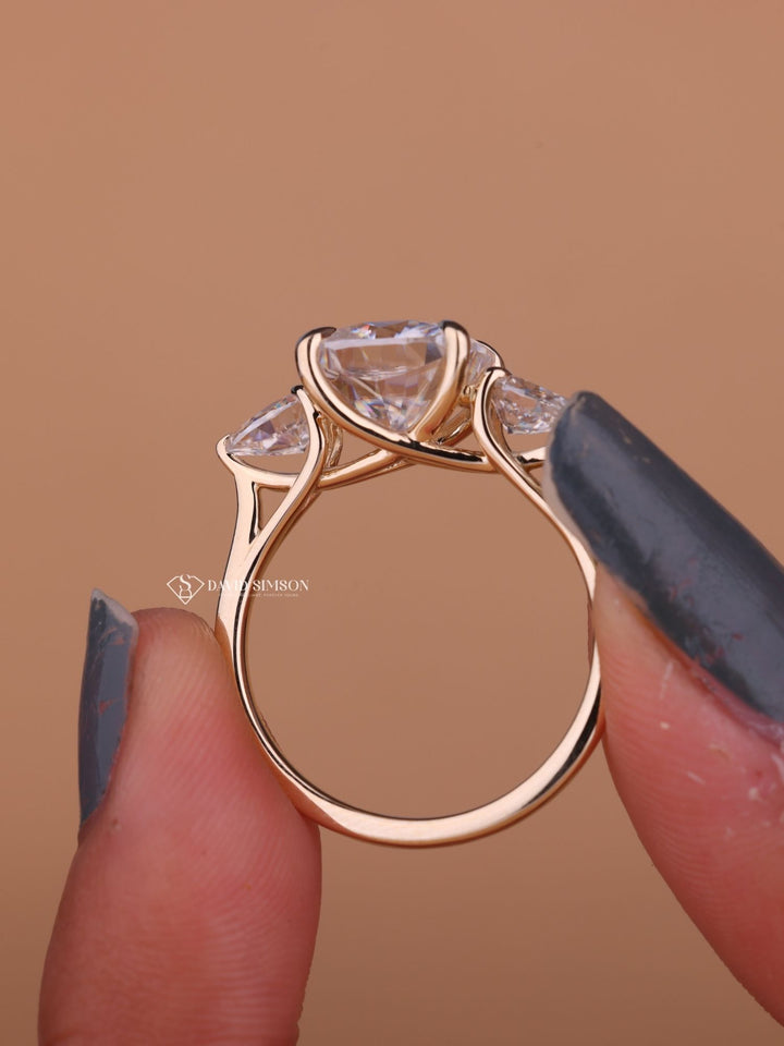 2.50CT-3.50CT Cushion Cut Moissanite Diamond Trilogy Engagement Ring