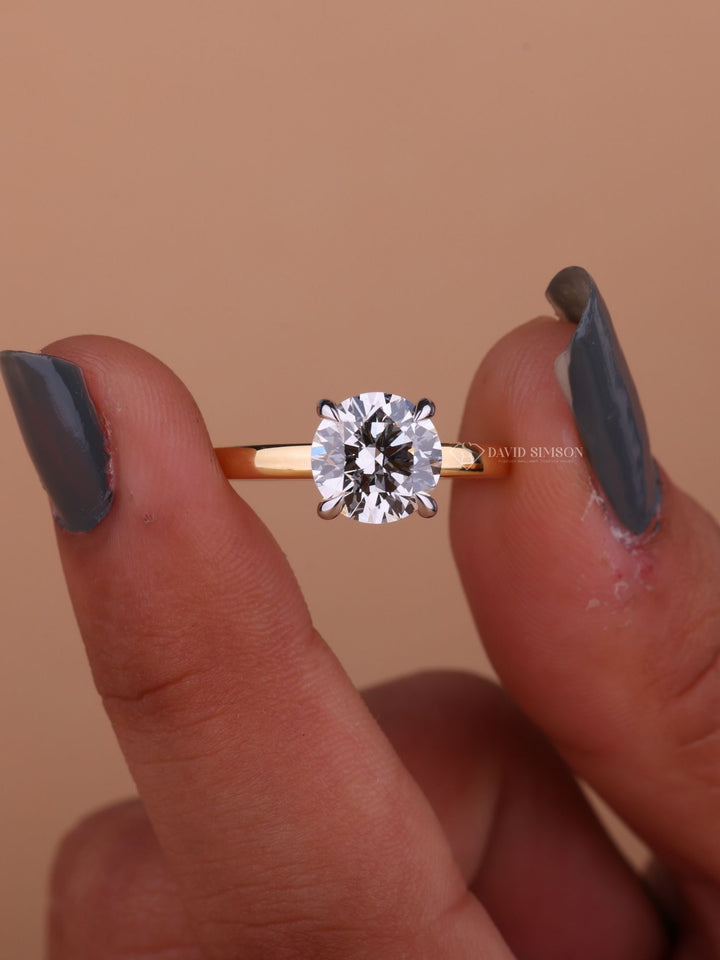 2.0CT-4.0CT Round Cut Moissanite Solitaire Diamond Engagement Ring