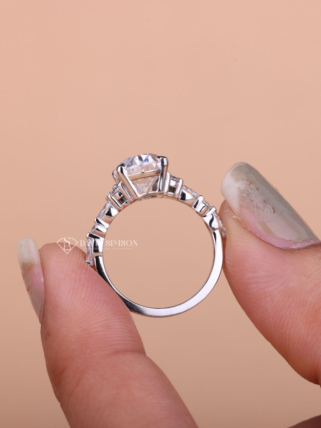 2.50CT-3.50CT Oval Cut Moissanite Cluster Diamond Engagement Ring