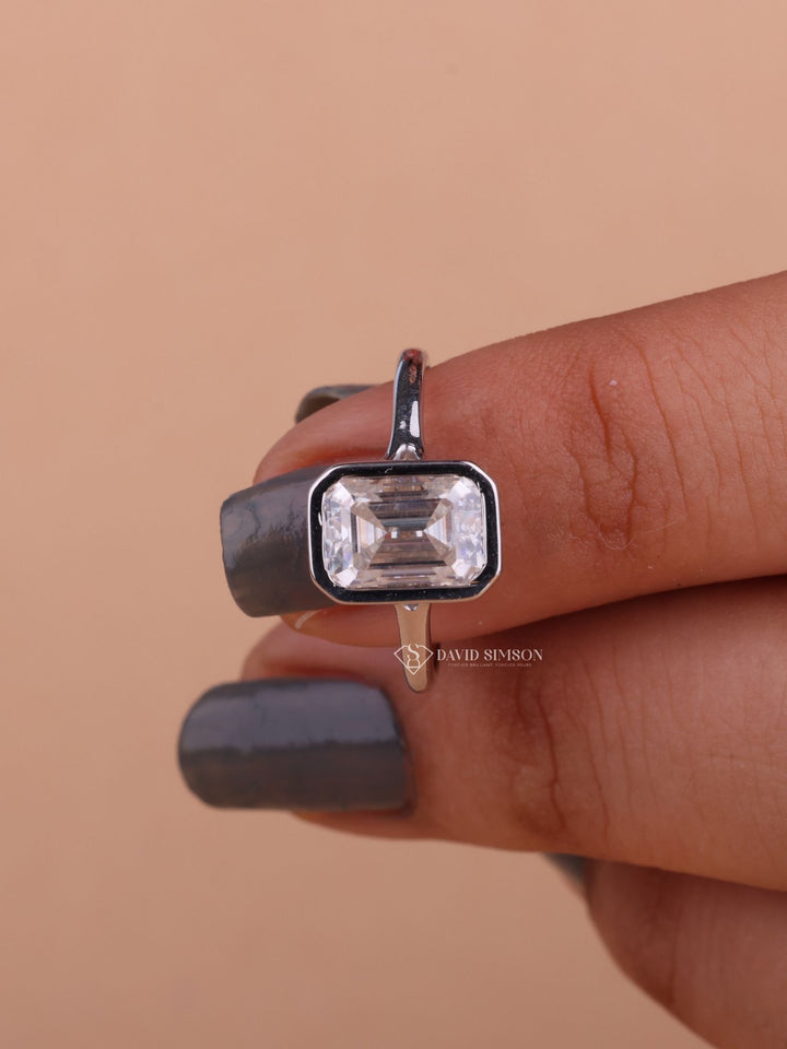 2.0CT-4.0CT Bezel Set Emerald Cut Moissanite Diamond Engagement Ring