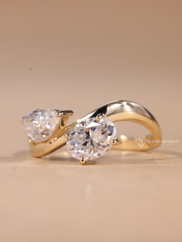 1.0CT Pear & 1.0CT Oval Cut Moissanite Toi et Moi Diamond Engagement Ring