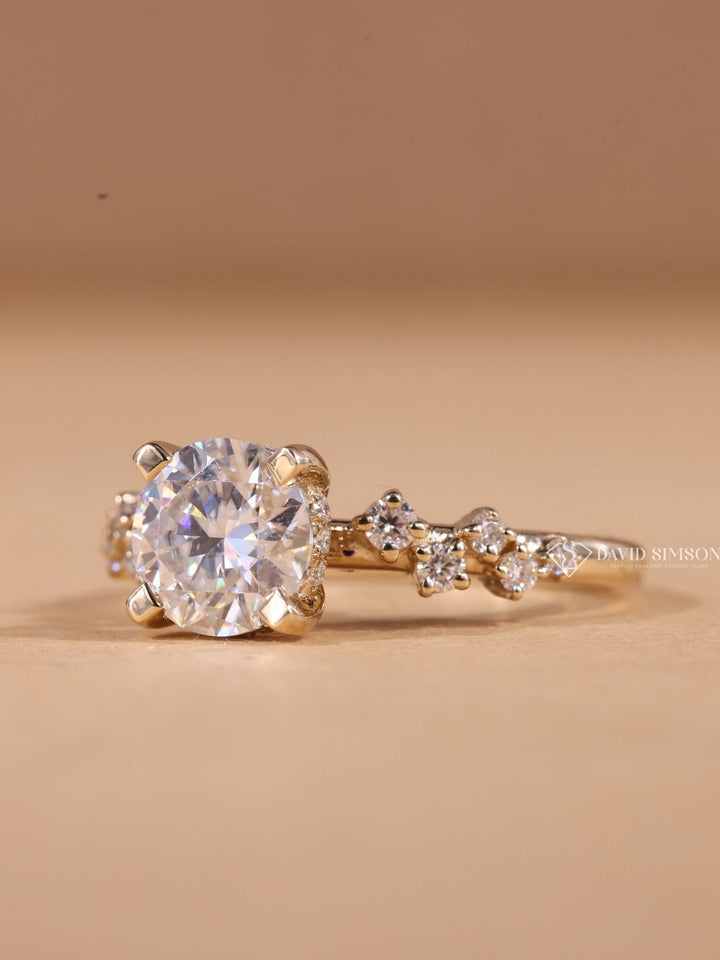 1.0CT-2.0CT Round Cut Moissanite Zig Zag Style Diamond Engagement Ring
