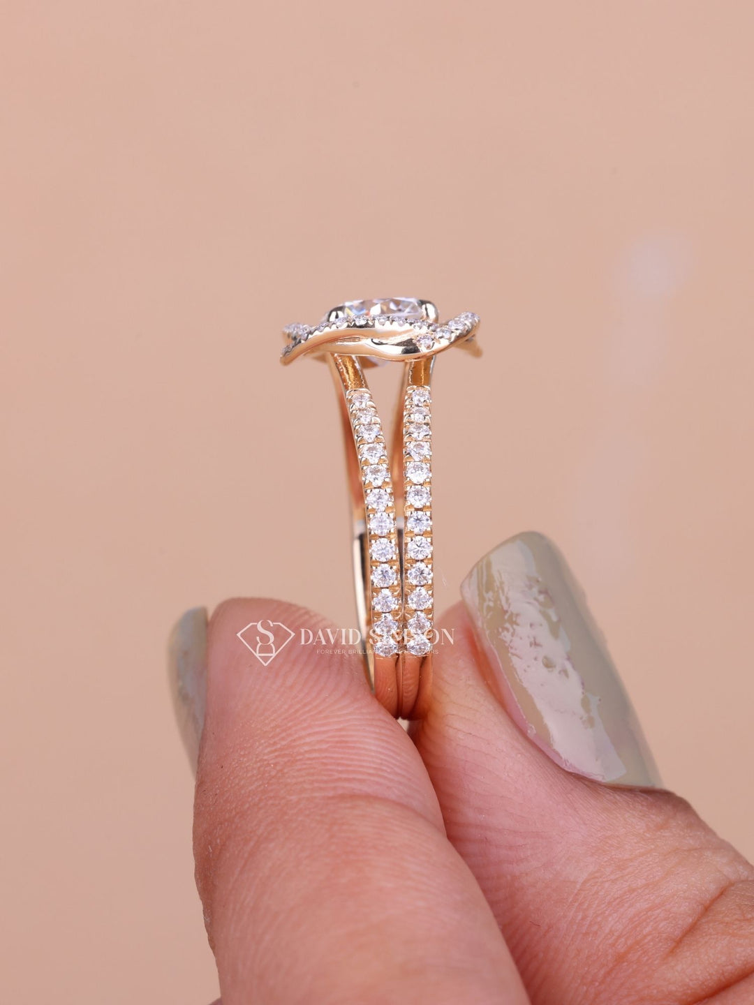 0.50CT-1.50CT Round Cut Moissanite Flower Halo Diamond Engagement Ring