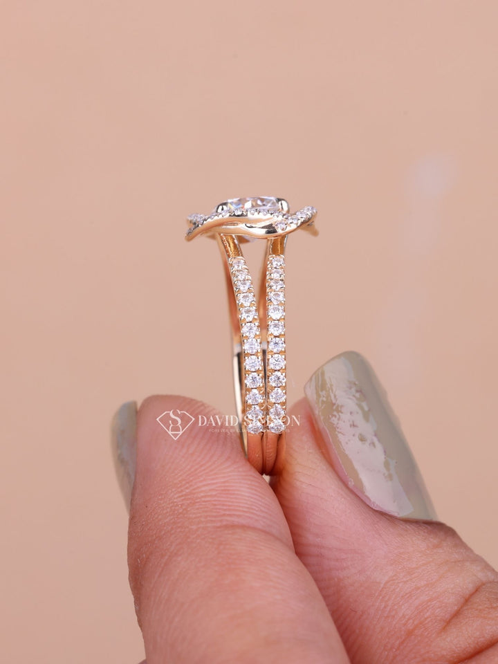 0.50CT-1.50CT Round Cut Moissanite Flower Halo Diamond Engagement Ring