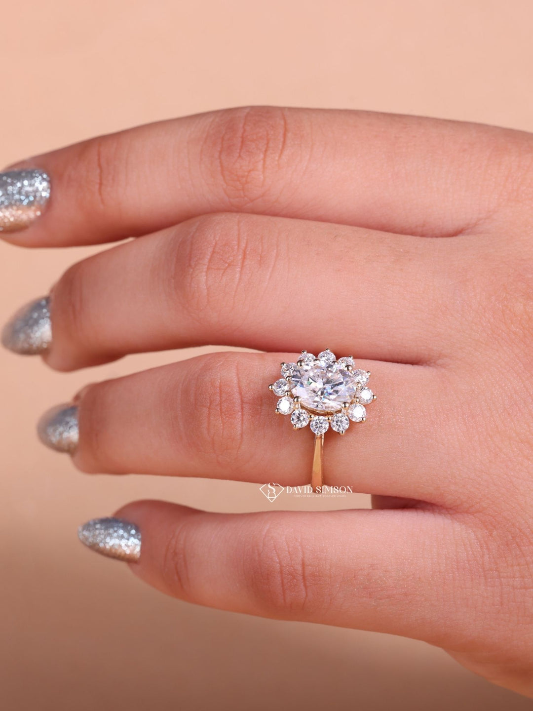 2.0CT-3.0CT Oval Cut Moissanite Floral Halo Diamond Engagement Ring