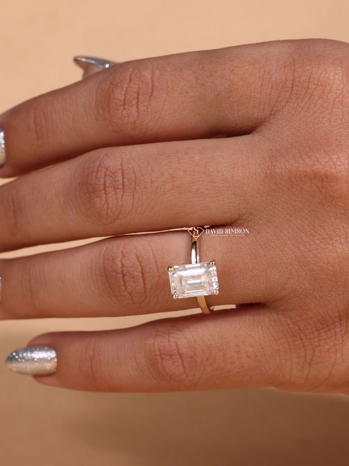 2.0CT-4.0CT Emerald Cut Diamond Moissanite Solitaire Engagement Ring