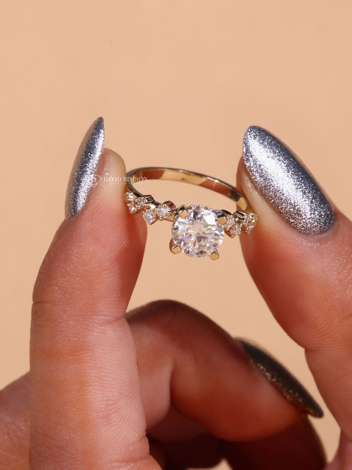 1.0CT-2.0CT Round Cut Moissanite Zig Zag Style Diamond Engagement Ring
