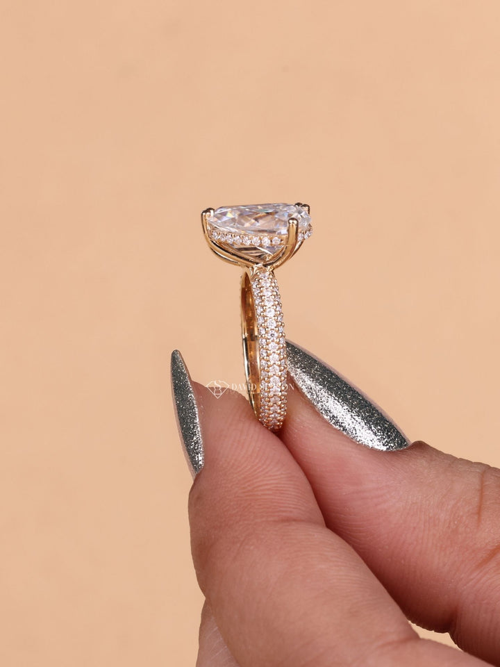 2.0CT Pear & 2.0CT Emerald Cut Moissanite Diamond Toi et Moi Engagement Ring