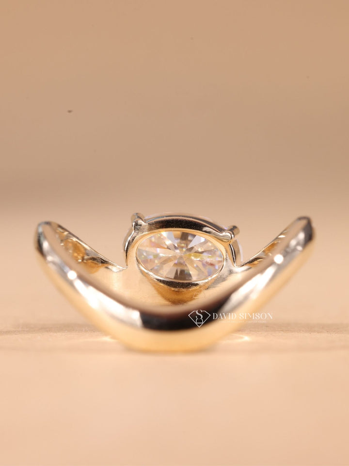 2.0CT-3.0CT Oval Cut Moissanite Unique Curved Diamond Engagement Ring