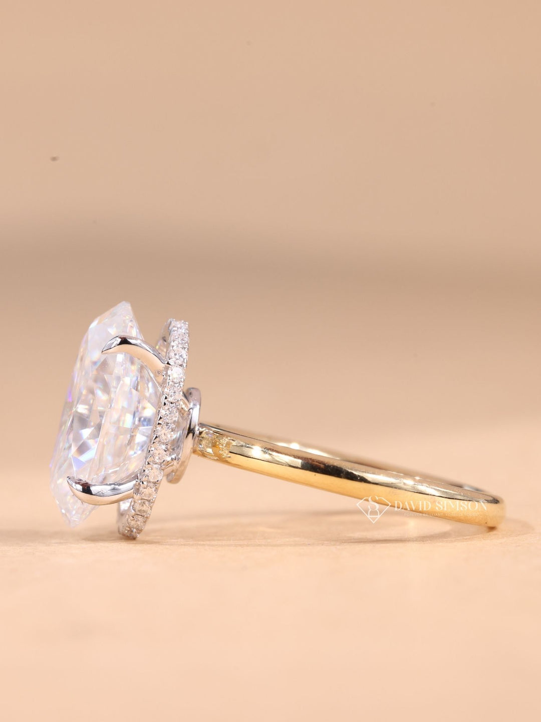 4.0CT-6.0CT Oval Cut Moissanite Hidden Halo Diamond Engagement Ring