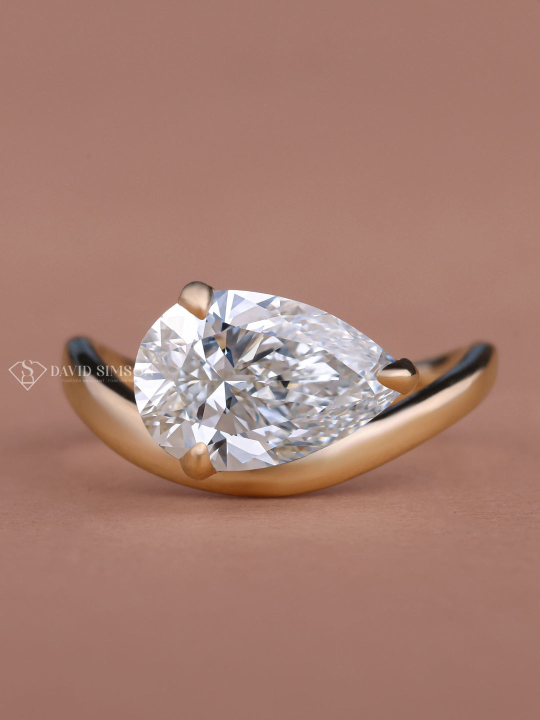 3.0CT-5.0CT Pear Cut Moissanite Diamond Curved Waves Engagement Ring