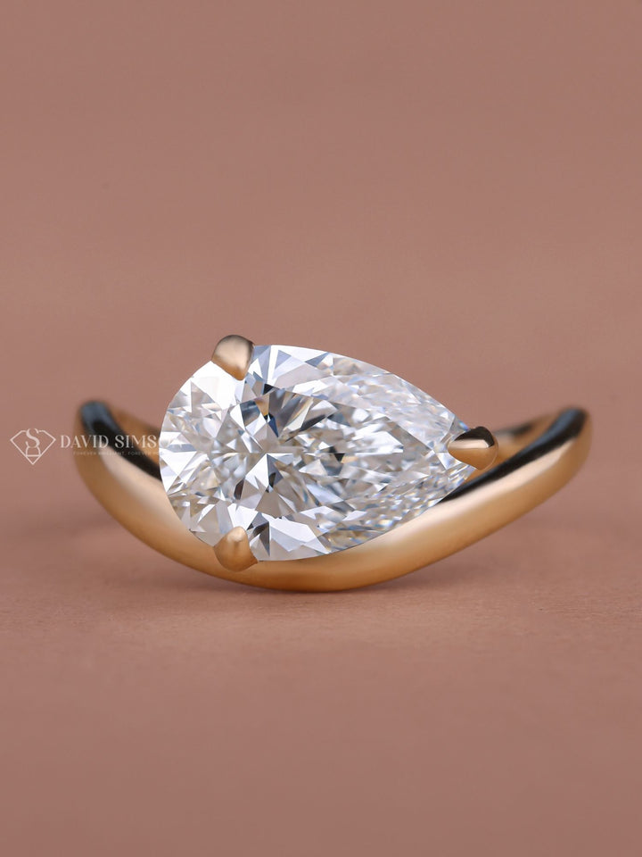 3.0CT-5.0CT Pear Cut Moissanite Diamond Curved Waves Engagement Ring