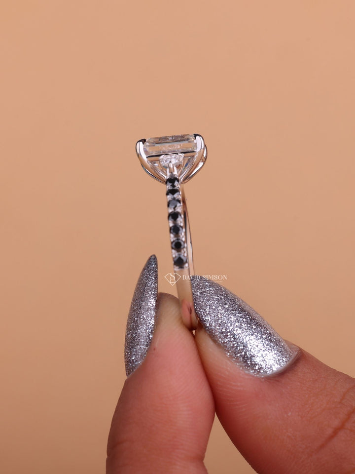 2.50CT-3.50CT Emerald Cut Moissanite Diamond Three Stone Engagement Ring