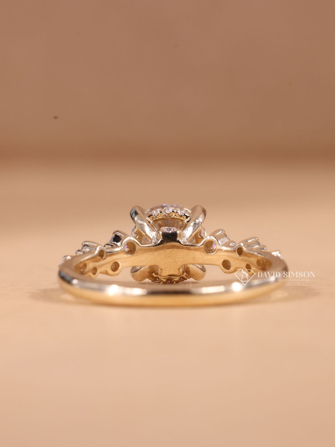 1.0CT-2.0CT Round Cut Moissanite Zig Zag Style Diamond Engagement Ring