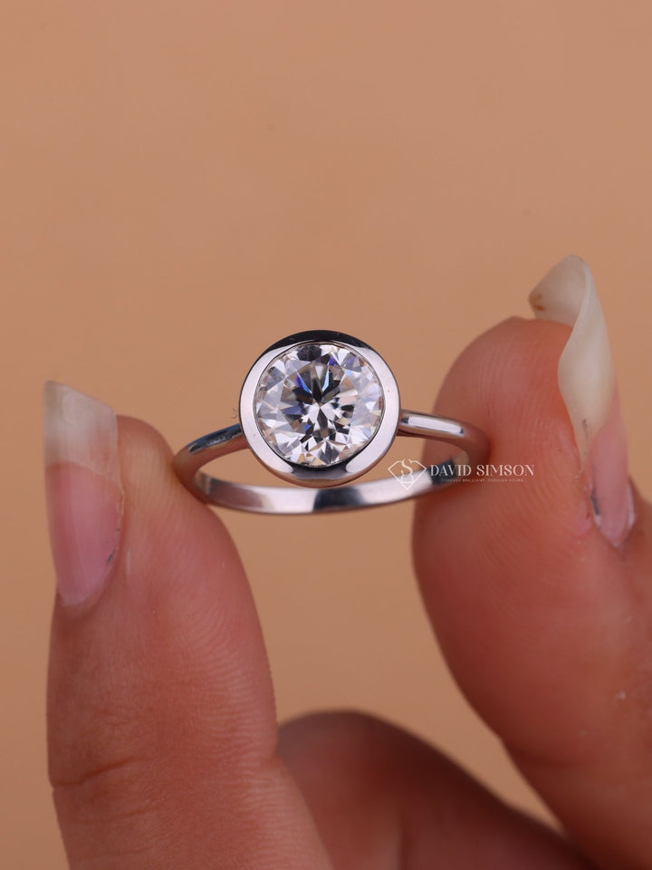 2.50CT-3.50CT Round Cut Moissanite Diamond Bezel Set Engagement Ring