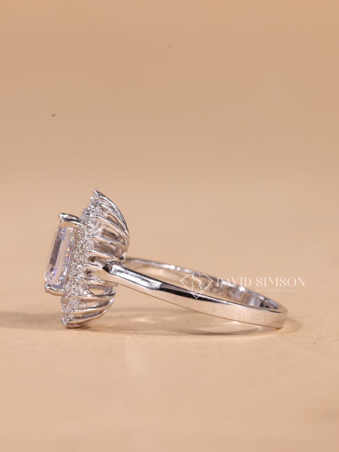 1.0CT-2.0CT Emerald Cut Moissanite Double Halo Diamond Engagement Ring