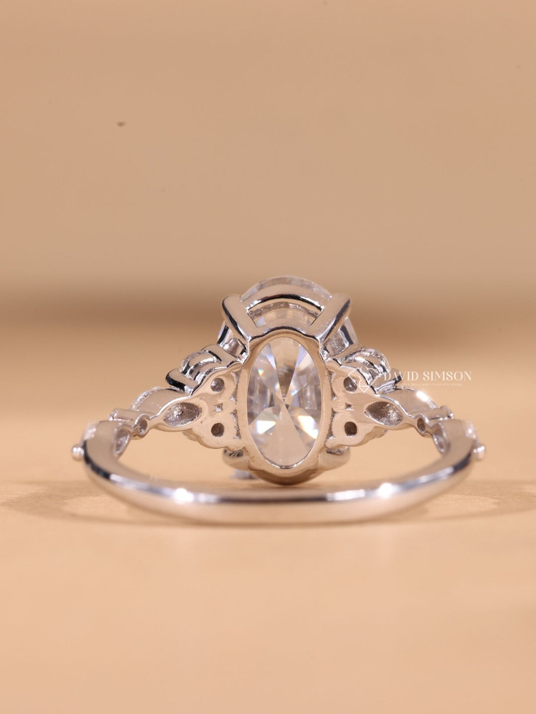 2.0CT-3.0CT Oval Cut Moissanite Cluster Diamond Engagement Ring