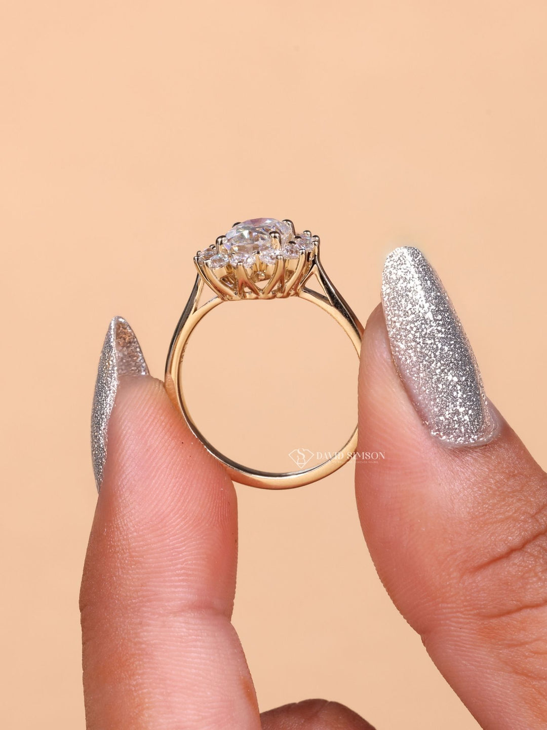 2.0CT-3.0CT Oval Cut Moissanite Floral Halo Diamond Engagement Ring