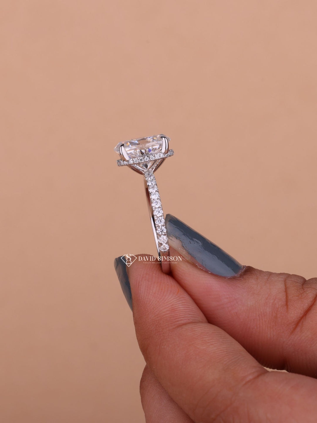 2.50CT-3.50CT Oval Cut Moissanite Hidden Halo Diamond Engagement Ring