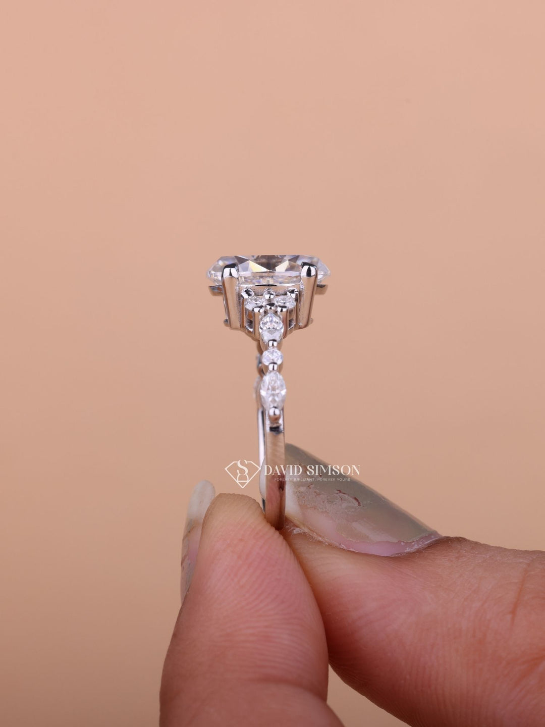 2.50CT-3.50CT Oval Cut Moissanite Cluster Diamond Engagement Ring