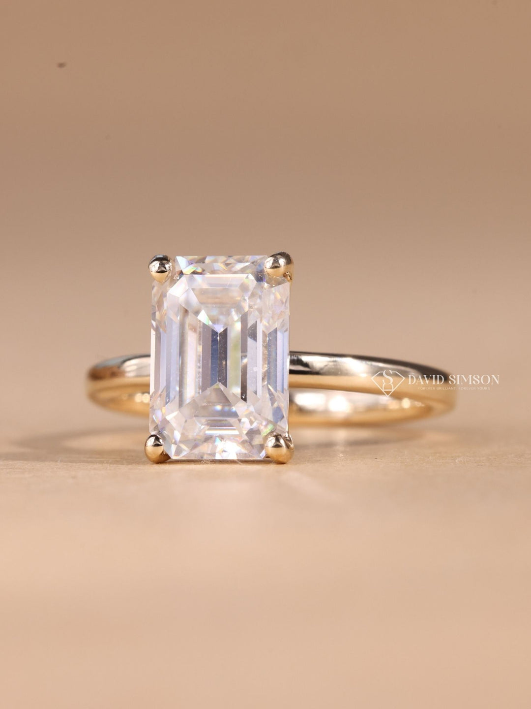2.0CT-4.0CT Emerald Cut Diamond Moissanite Solitaire Engagement Ring