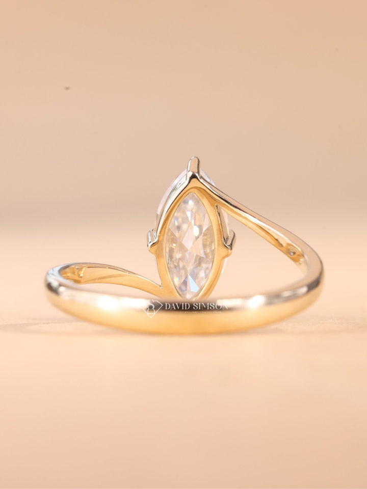 1.0CT-3.0CT Marquise Cut Moissanite Bypass Diamond Engagement Ring