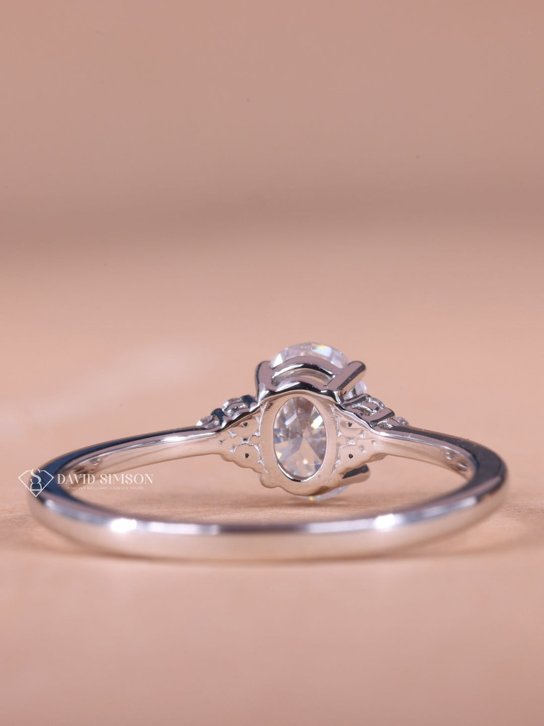 1.0CT-2.0CT Oval Cut Moissanite Diamond Cluster Engagement Ring