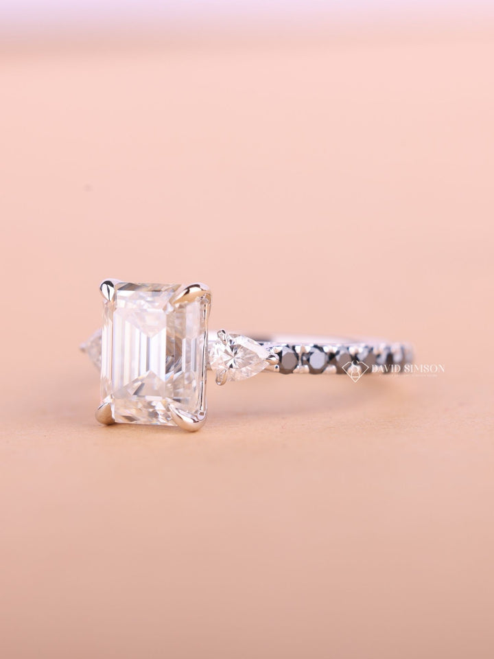 2.50CT-3.50CT Emerald Cut Moissanite Diamond Three Stone Engagement Ring