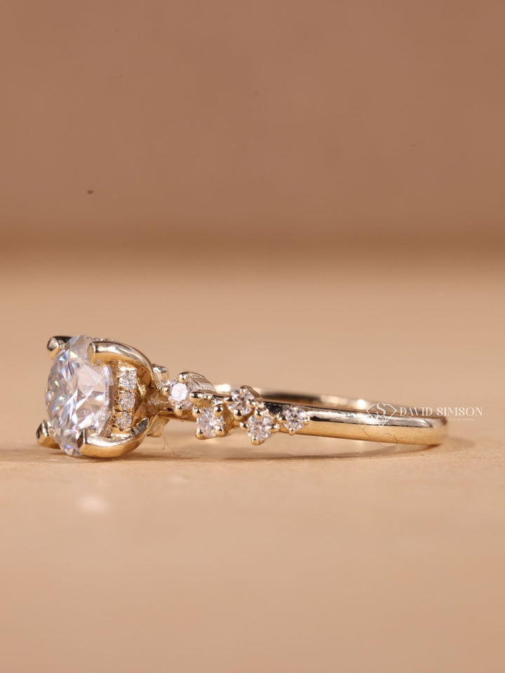 1.0CT-2.0CT Round Cut Moissanite Zig Zag Style Diamond Engagement Ring