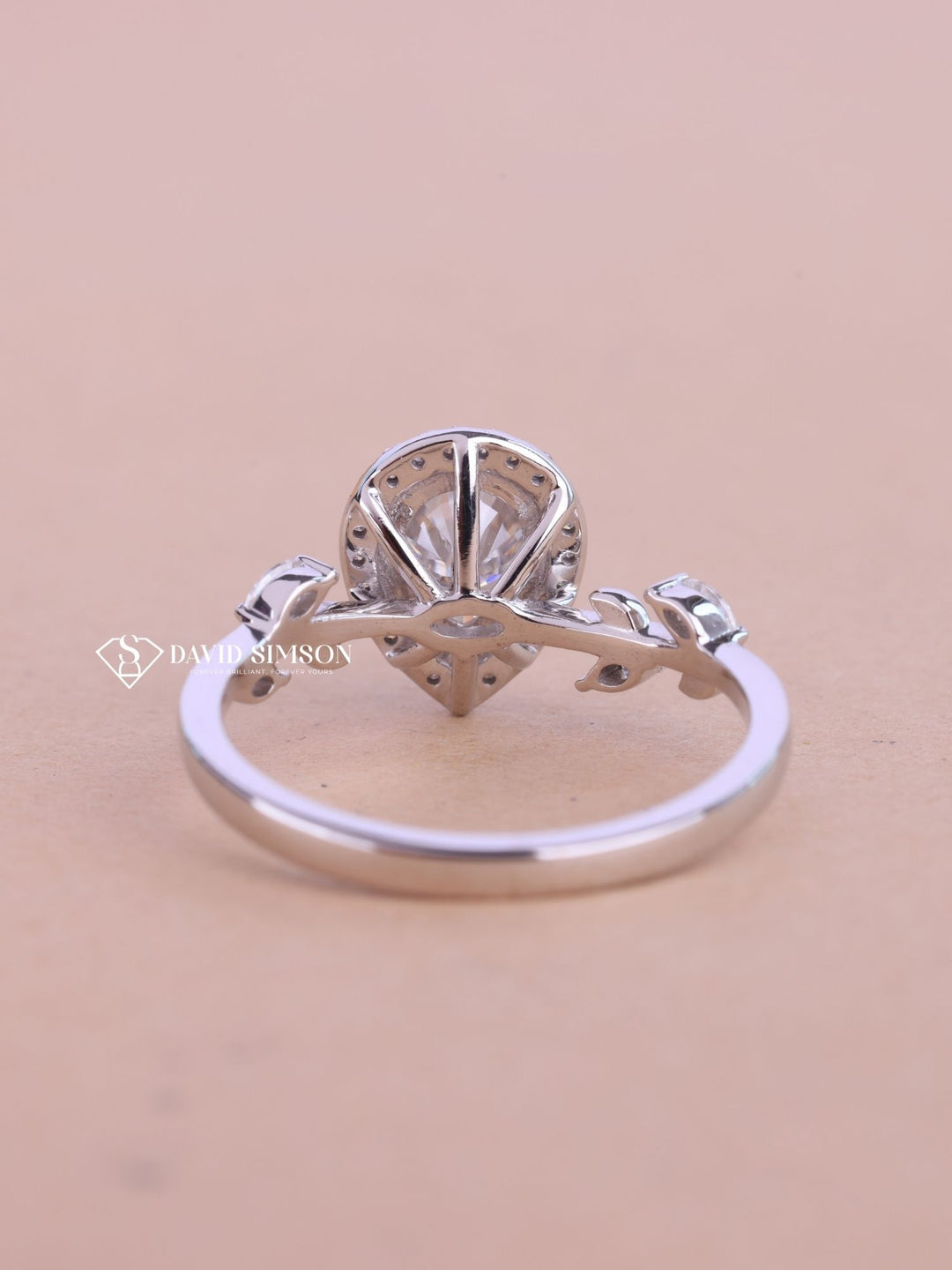 1.0CT-2.0CT Pear Cut Halo Moissanite Diamond Nature Inspired Engagement Ring