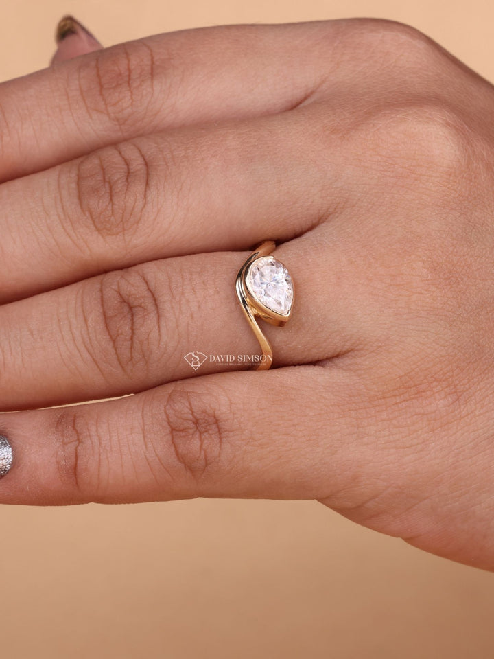 1.50CT-2.50CT Bezel Set Pear Cut Moissanite Diamond Engagement Ring