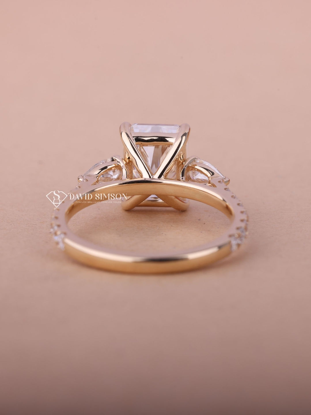 2.0CT-3.0CT Radiant Cut Moissanite Three Stone Diamond Pave Engagement Ring